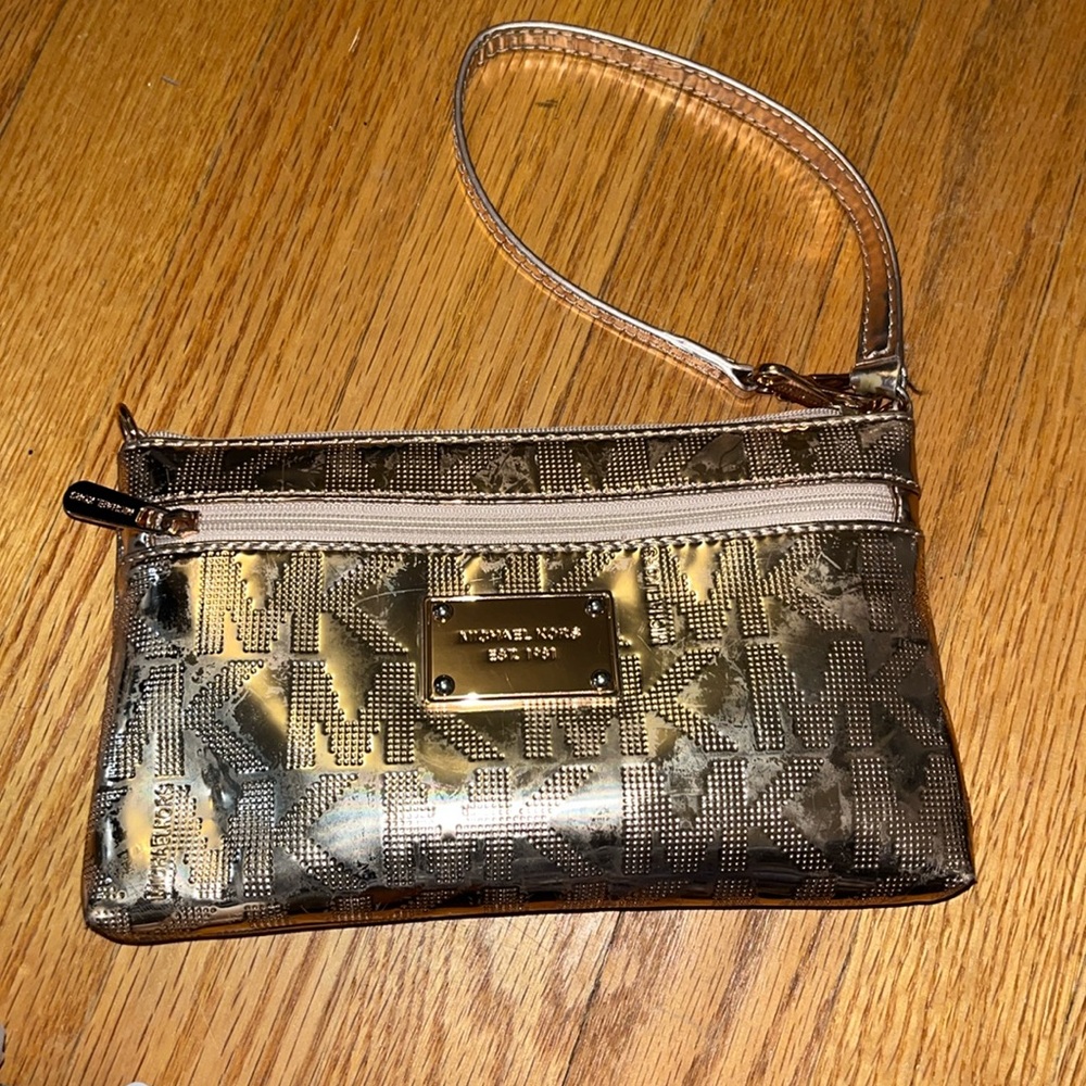 Micheal kors wallet wristlet